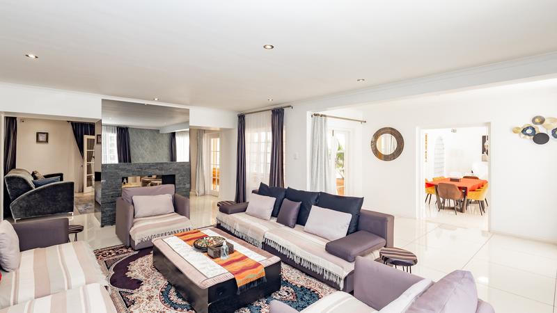 10 Bedroom Property for Sale in Constantia Western Cape